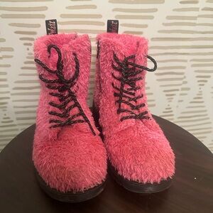 Dr. Martens Pink Fuzzy Boots Sz 5